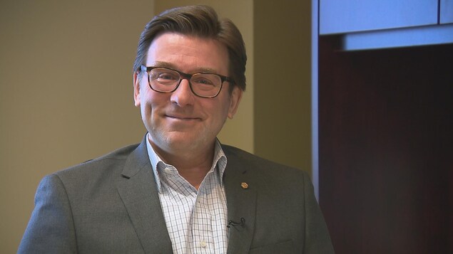 Le vice-président du Mouvement Desjardins pour le Bas-Saint-Laurent, la Gaspésie et les Îles-de-la-Madeleine, Marc Villeneuve Le vice-président du Mouvement Desjardins pour le Bas-Saint-Laurent, la Gaspésie et les Îles-de-la-Madeleine, Marc Villeneuve