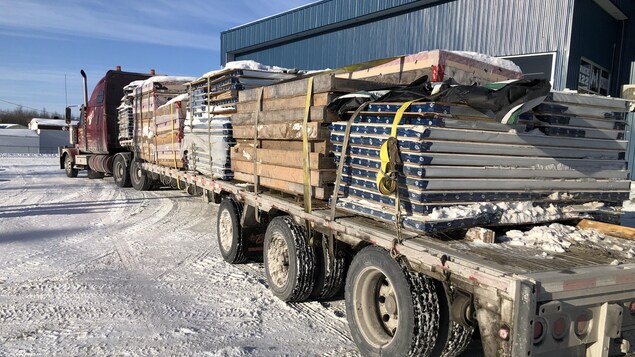 La vingtaine de minimaisons offerte par Mike Ward est arrivée à Drummondville