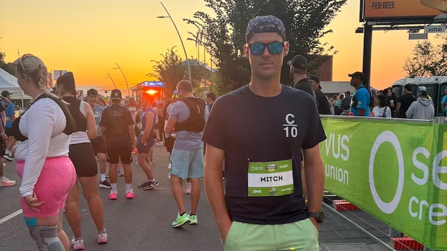 Mitch Walz avant le début du marathon d'Edmonton.