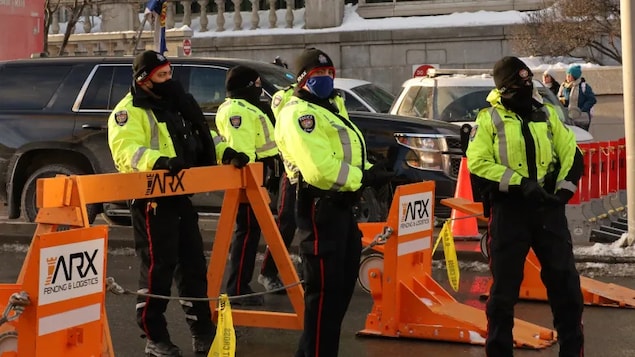 Blocages : l’Ontario prolonge les pouvoirs d’urgence de la police