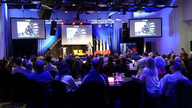 Les Rendez-vous Québec Acadie se déroulent aujourd'hui et demain à Carleton-sur-Mer, marquant leur 10e édition.  Cet événement vise à promouvoir le réseautage et les affaires en français entre le Québec et le Nouveau-Brunswick.