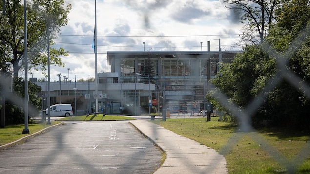 Le Québec et l’Ontario parmi les provinces qui emprisonnent toujours des migrants