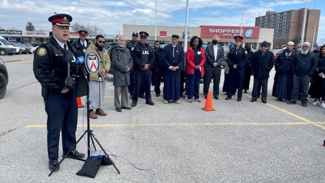 Cinq blessés lors de tirs « à l’aveugle » à la sortie d’une prière à Scarborough