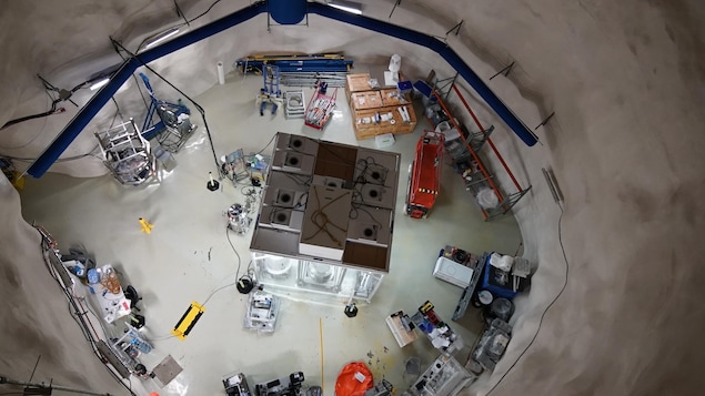 Une instalation de Snolab au fond d'un puit.