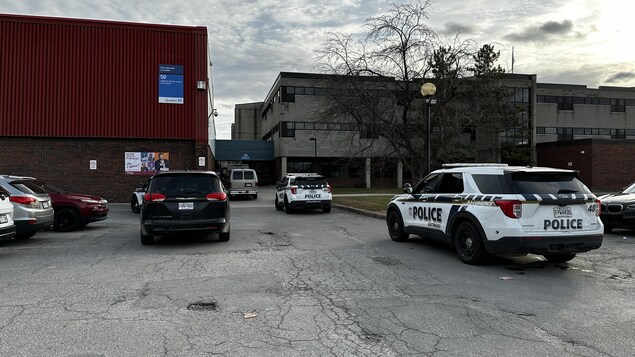 Confinement à la polyvalente Le Carrefour : des accusations déposées contre deux mineurs