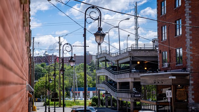 Un client arrêté pour voies de fait au bar la Microdistillerie