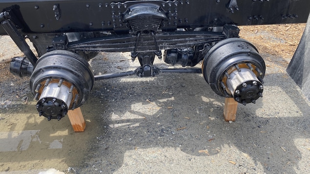 Deux spectaculaires vols de roues de véhicules lourds en Estrie