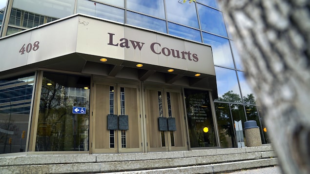 L'entrée du palais de justice de Winnipeg.