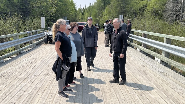En Minganie, des résidents et villégiateurs de Rivière-aux-Graines s’opposent à la destruction d’un pont situé au sud de la route 138.
