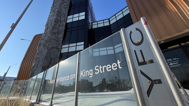 L'extérieur de l'immeuble YFC sur la rue King à Winnipeg le 22 novembre 2022.