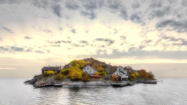 Un petit village sur une île en Suède.