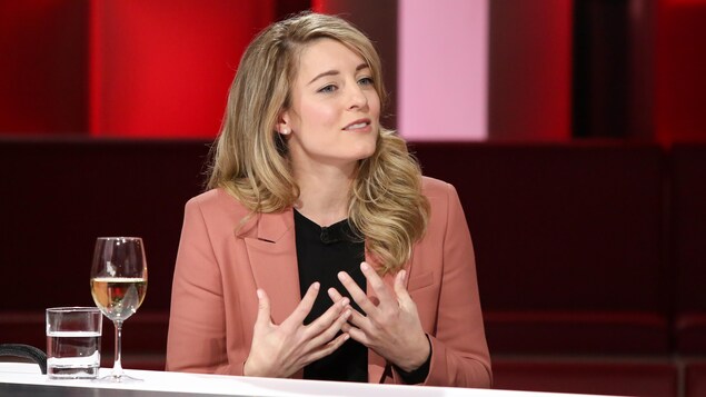 La menace militaire en Ukraine est réelle, insiste Mélanie Joly