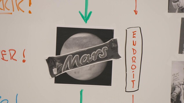Une photo d'un mars (la barre chocolatée)