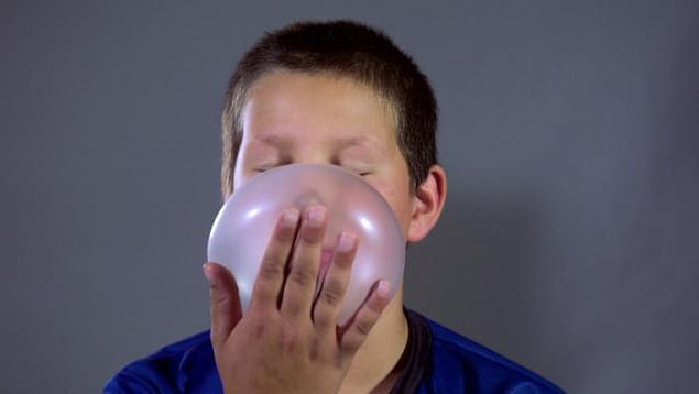 Mâcher de la gomme pour améliorer les résultats scolaires | Radio-Canada.ca