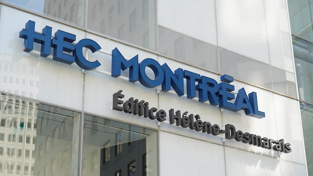 Le pavillon Hélène Desmarais de HEC Montréal.