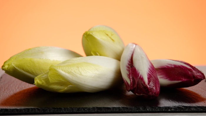 Salade d'endives, pistaches et feta, vinaigrette à l'érable - Châtelaine