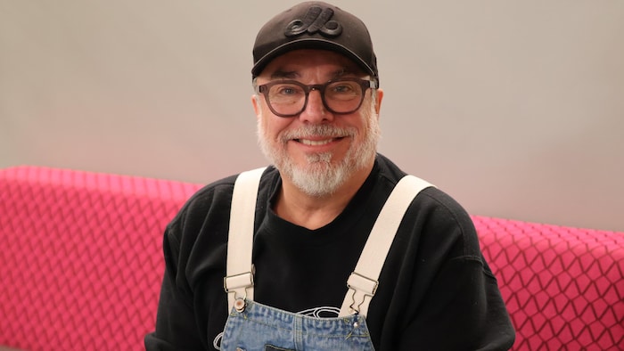 Christian Bégin sourit pour la photo.