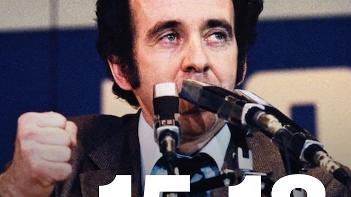 Gérald Godin lors d'un rassemblement politique.