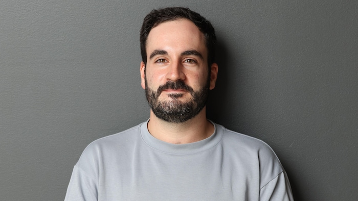 Nicholas De Rosa, journaliste, spécialiste en désinformation sur le web.