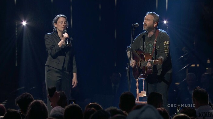 La cantante canadiense Sarah Harmer en concierto.