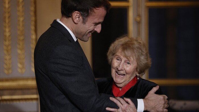 Emmanuel Macron et Antonine Maillet en 2021.