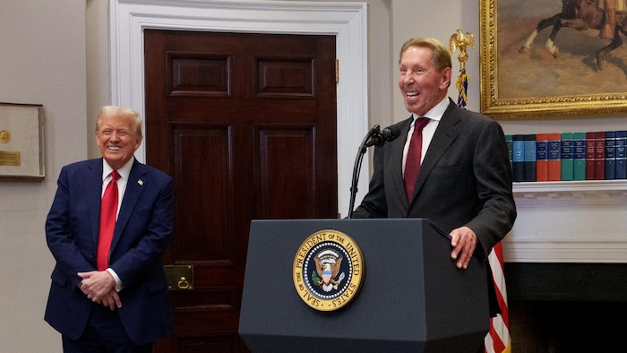 Larry Ellison prend la parole lors d'une annonce de Donald Trump à la Maison-Blanche.