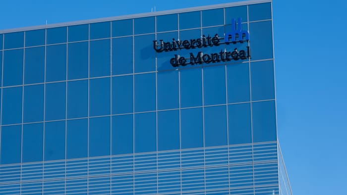 La façade de l'Université de Montréal.