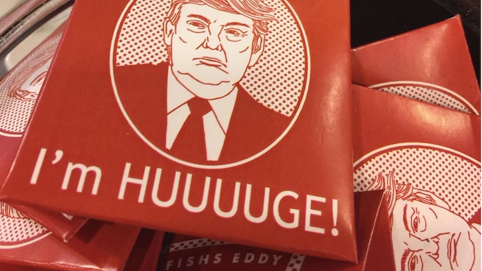 Un photo montrant des condoms à l'effigie de Donald Trump.