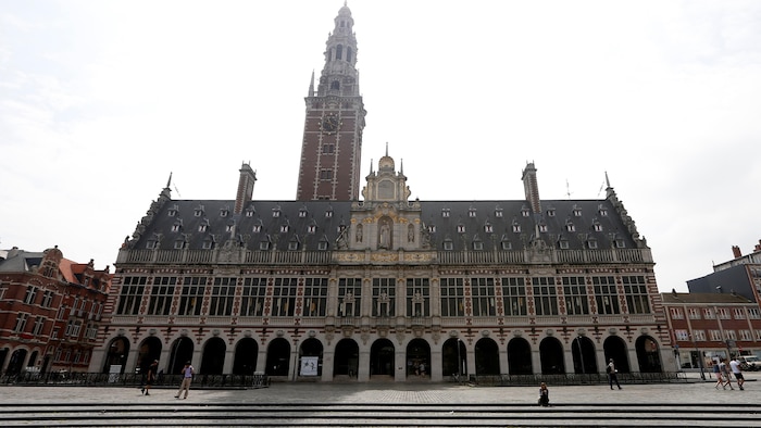 L'Université catholique de Louvain.
