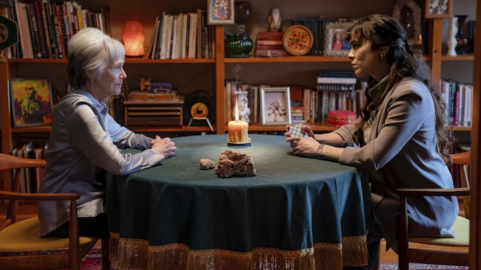 Carinne Leduc avec la comédienne Deborah Grover.