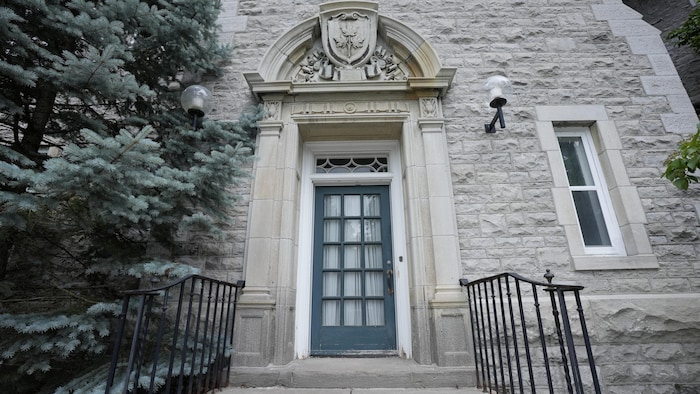 La porte principale du 24 Sussex.