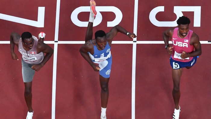 Andre De Grasse sets Canadian record, will run for Olympic gold in men's  200m final