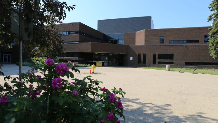 De nouvelles bourses pour soutenir de jeunes Autochtones au Collège ...