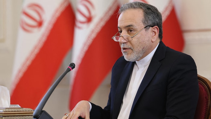 Le ministre iranien des Affaires étrangères, Abbas Araghchi, s'exprime lors d'une réunion avec les ambassadeurs de pays étrangers en Iran, à Téhéran, le 29 octobre 2024. 