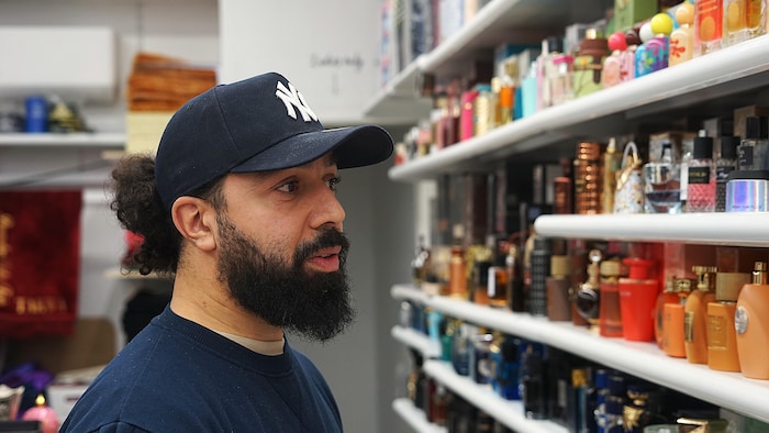 Boom des parfums chez les jeunes : un jeu de « dupes »? | Radio-Canada