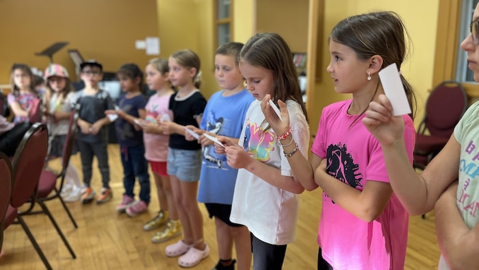 Des jeunes chanteurs.