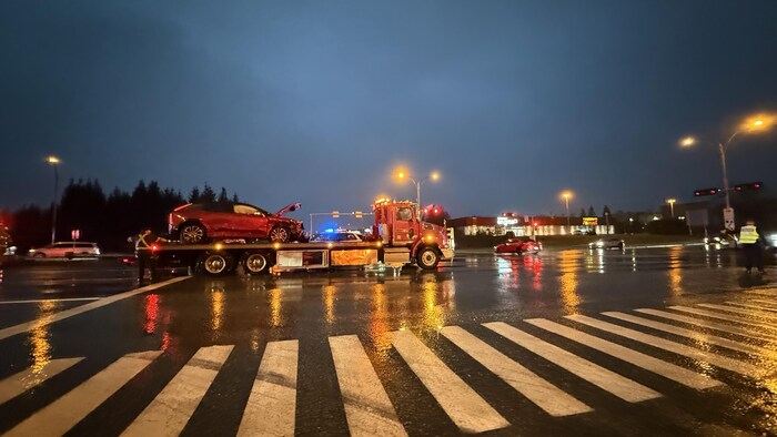 Accident près du Carrefour de l'Estrie.