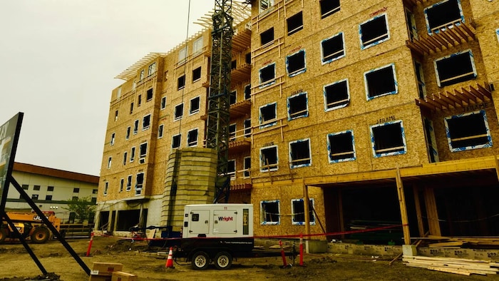 Le chantier rue Webster, à Saskatoon, où une grue s'est effondrée.