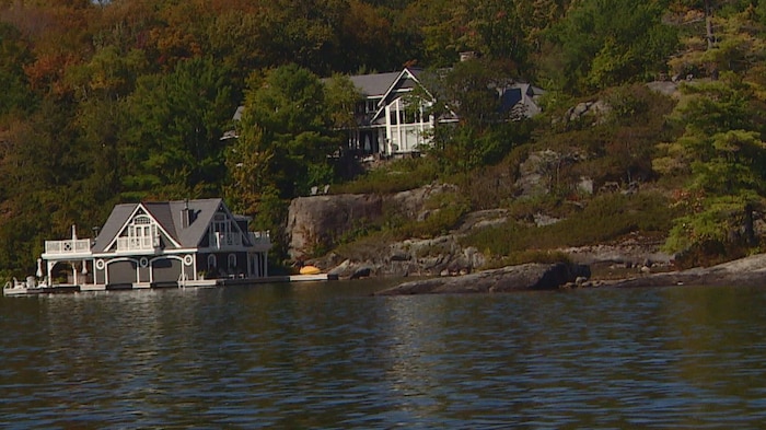 Une résidence secondaire luxueuse dans les Muskoka.
