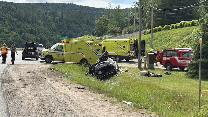 Une voiture accidentée.
