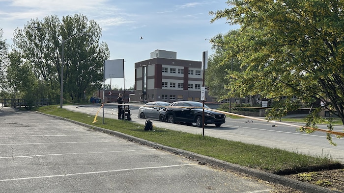 L'accès à une section de l'avenue du Lac est bloqué.
