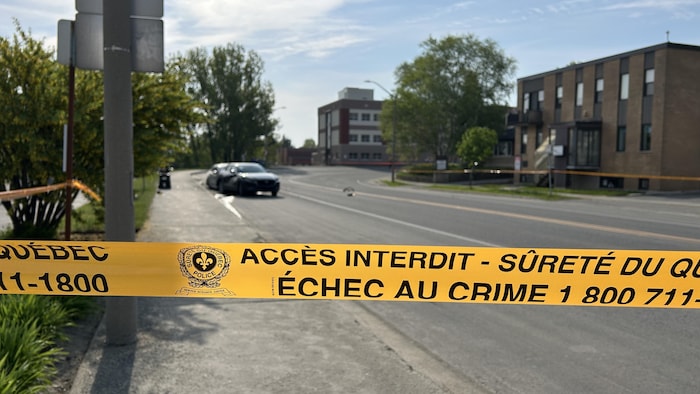 L'accès à l'avenue du Lac est bloqué à la circulation.