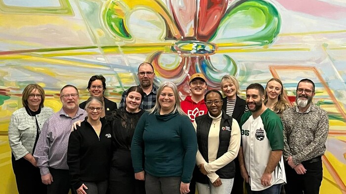 Une délégation des Jeux de la francophonie canadienne a rencontré des représentants de la communauté fransaskoise au Bistro du Carrefour des Plaines à Regina. (le 8 janvier 2024)