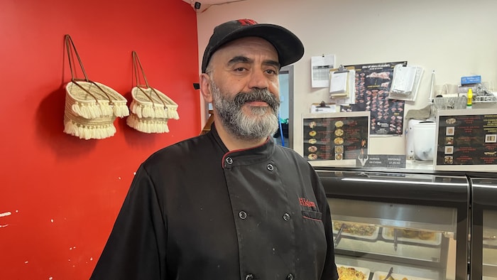 Hicham Imaghraouen est propriétaire de l’épicerie Marjane.