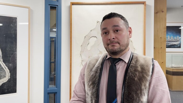 Un portrait d'Adam Arreak Lighstone.