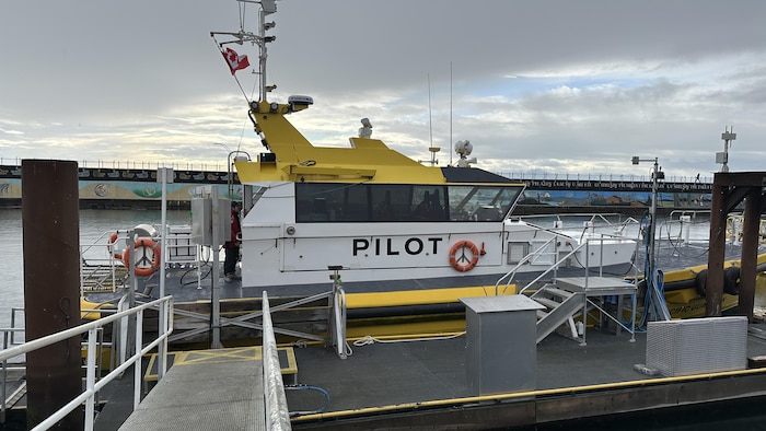 Un bateau-pilote, à Victoria, le 9 février 2026.