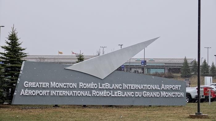 Logo de l'Aéroport international Roméo-Leblanc du Grand Moncton.