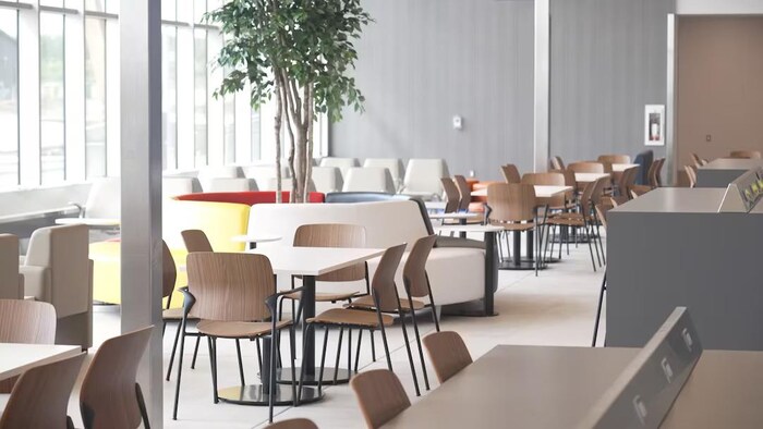 Le nouvel espace d'attente dans le nouveau terminal de l'aéroport régional de Thompson.