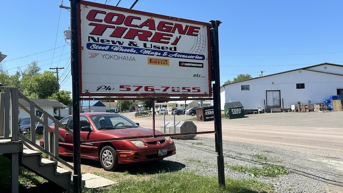 Un enseigne de commerce, Cocagne Tire.