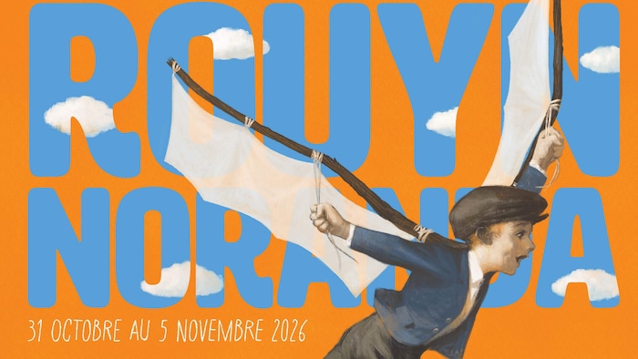 L'affiche du Festival du cinéma international en Abitibi-Témiscamingue, où l'on voit un petit garçon en habits d'époque, s'étant fabriqué des ailes en bois et en toile.